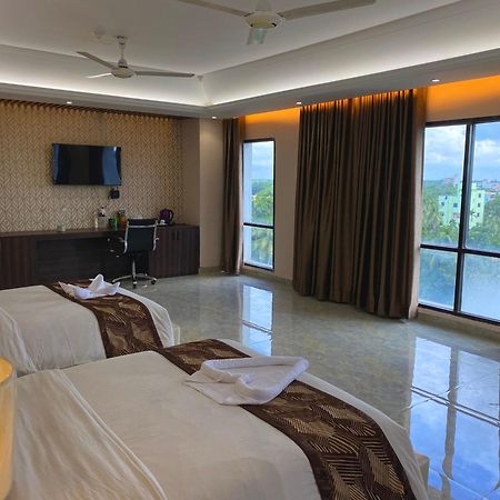 Hotel Valentino Noakhali エクステリア 写真