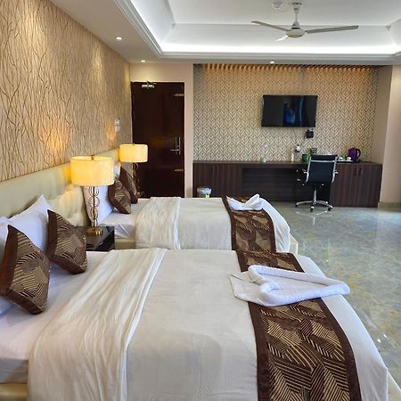 Hotel Valentino Noakhali エクステリア 写真