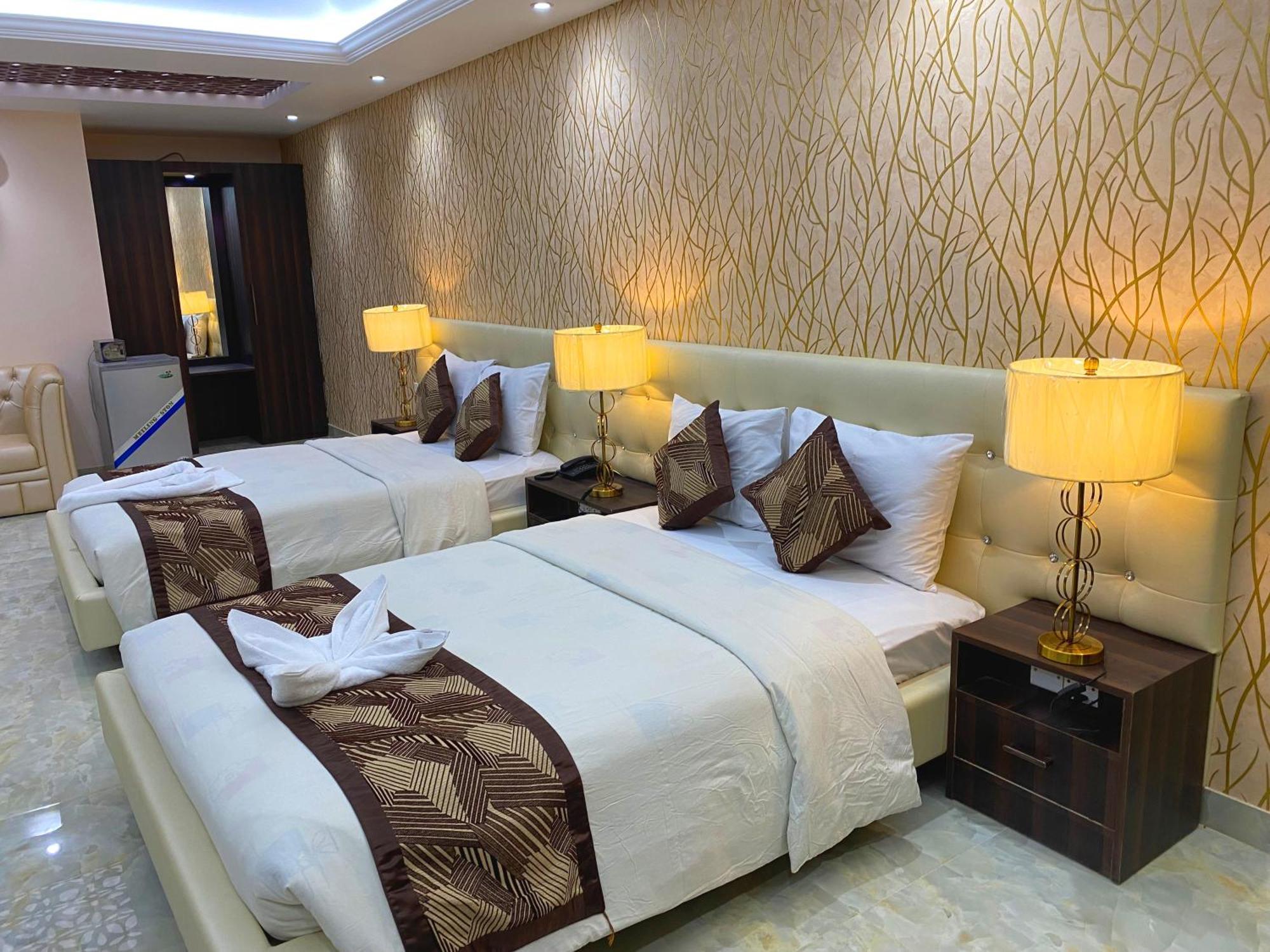 Hotel Valentino Noakhali エクステリア 写真