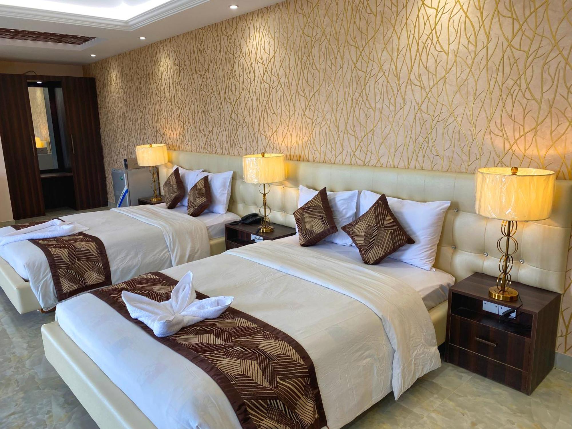 Hotel Valentino Noakhali エクステリア 写真
