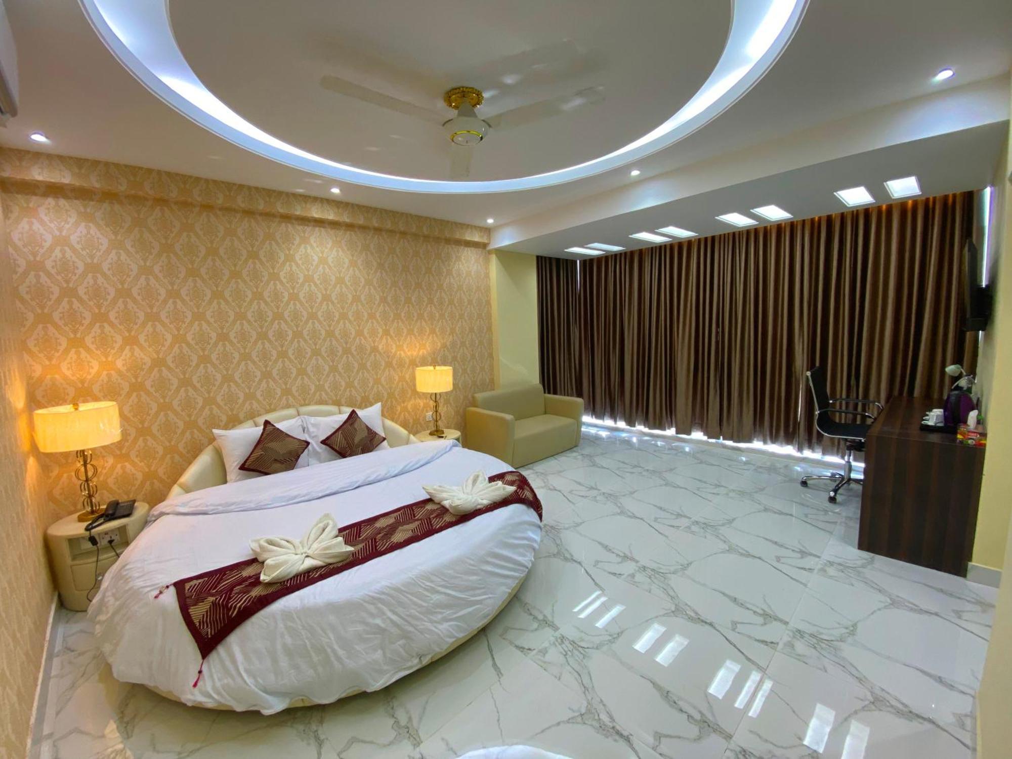 Hotel Valentino Noakhali エクステリア 写真
