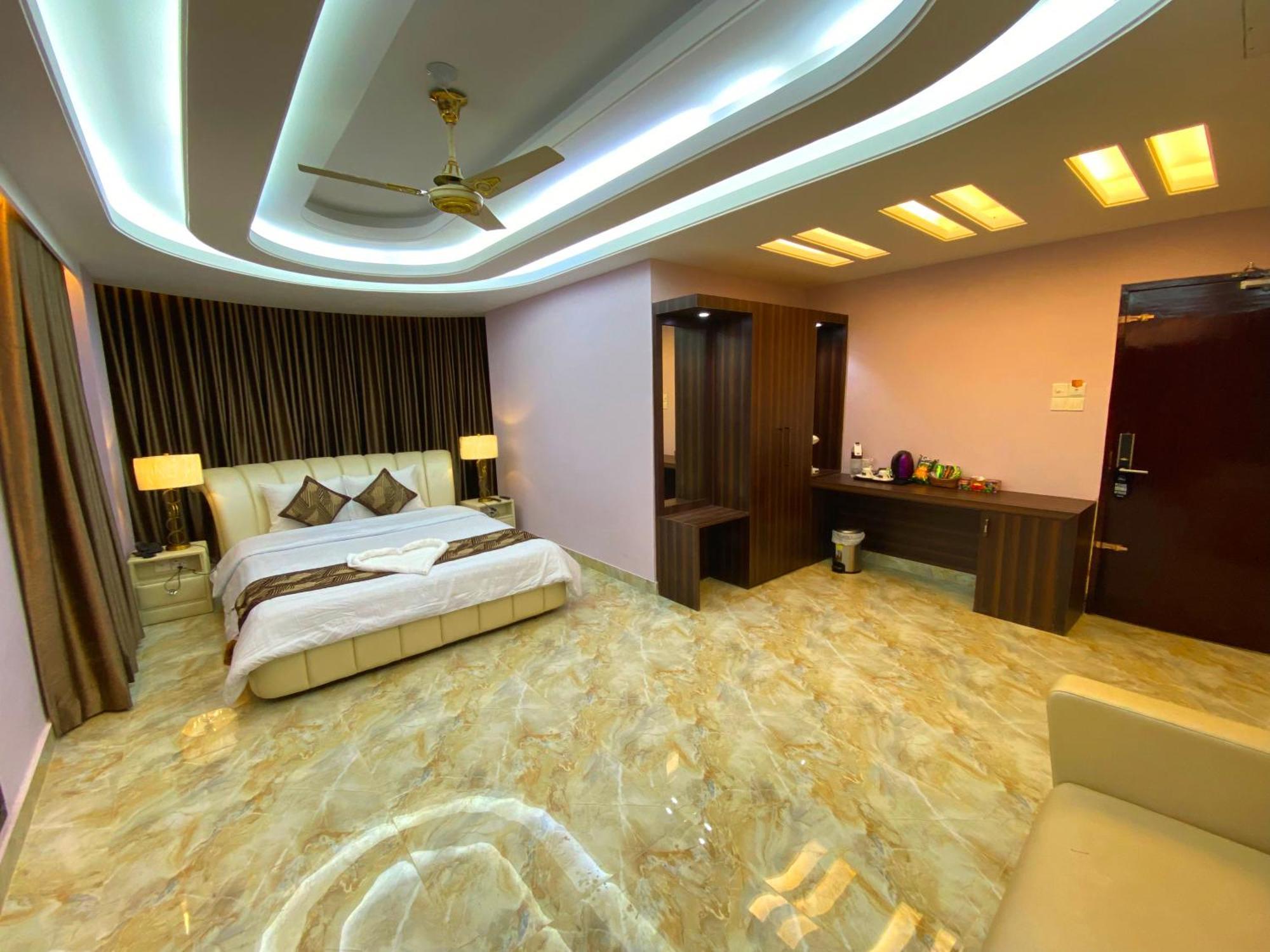 Hotel Valentino Noakhali エクステリア 写真
