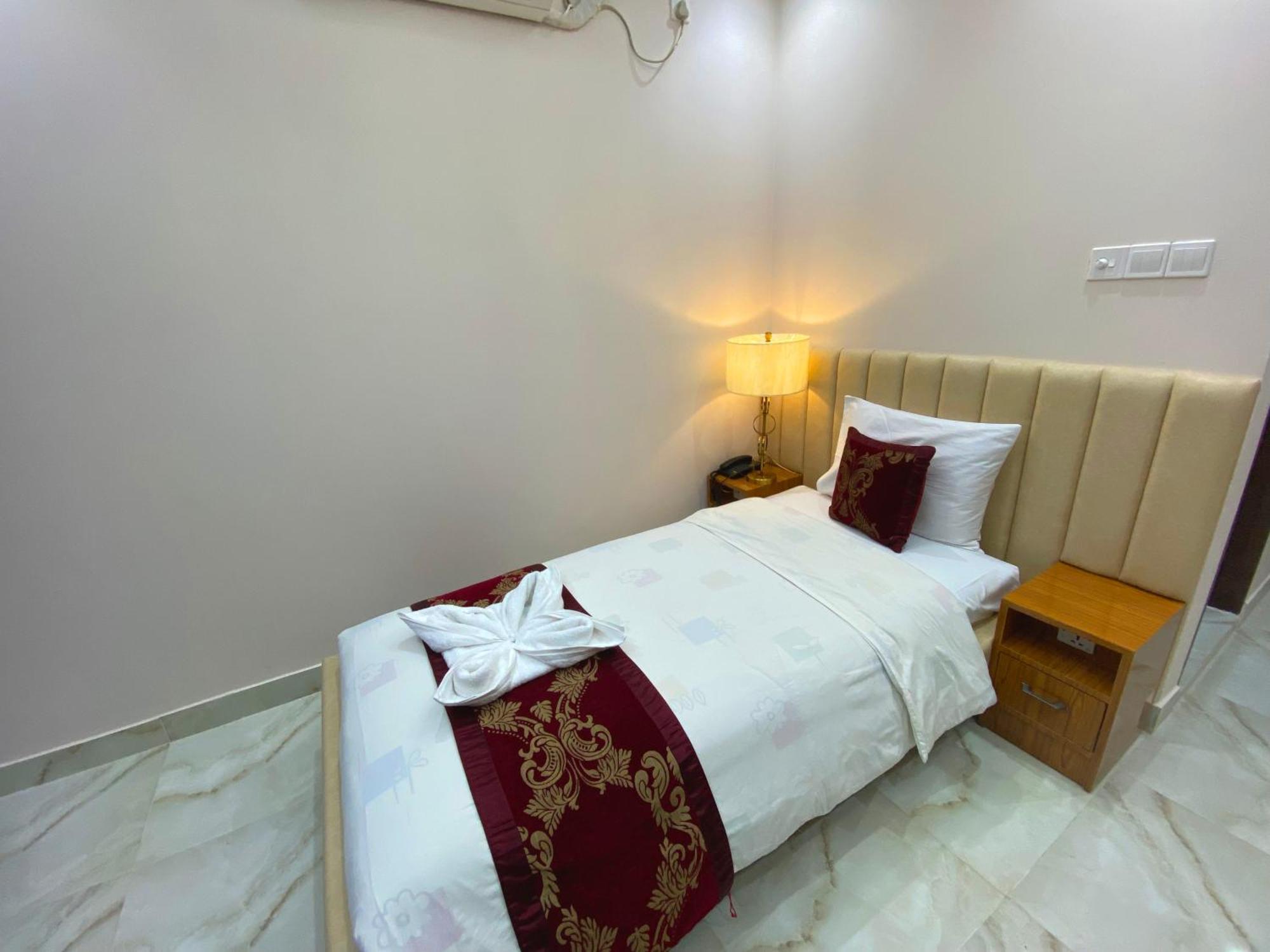 Hotel Valentino Noakhali エクステリア 写真